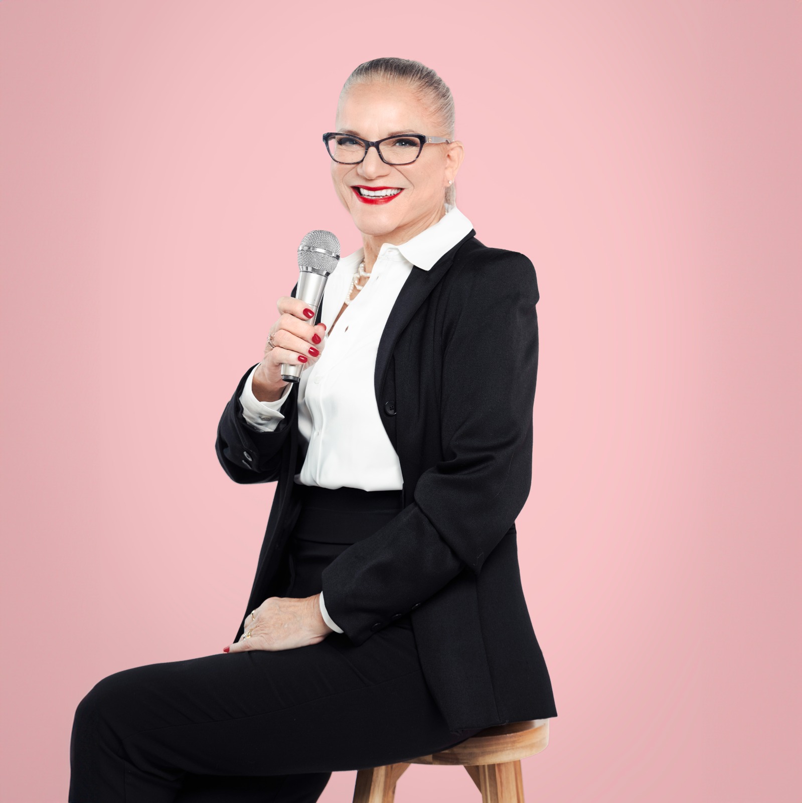 מיכל דליות -הרצאה סופר נני אירוע יום האישה